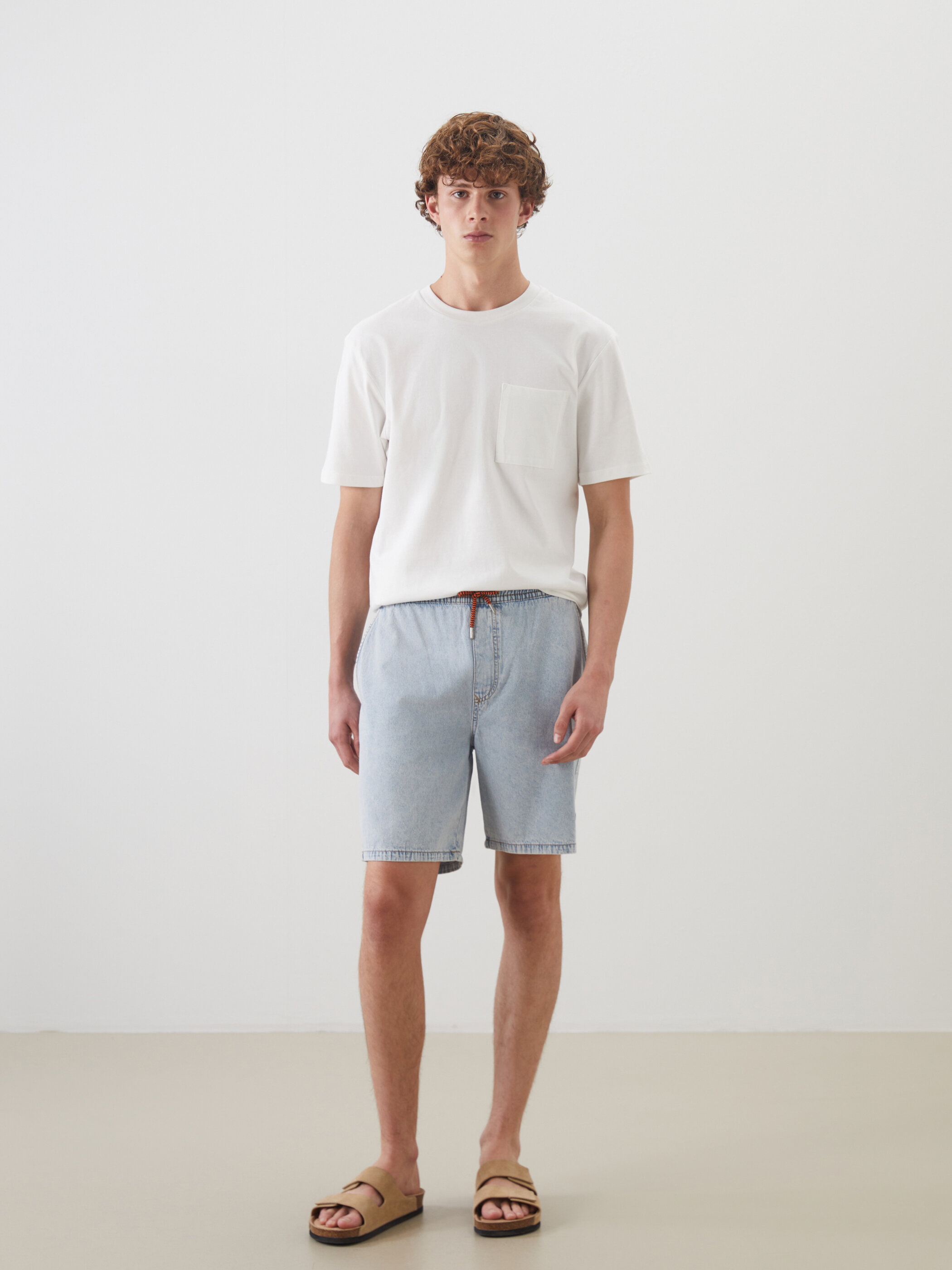 Denim duvar toxuma cins şort bermuda — açıq indigo