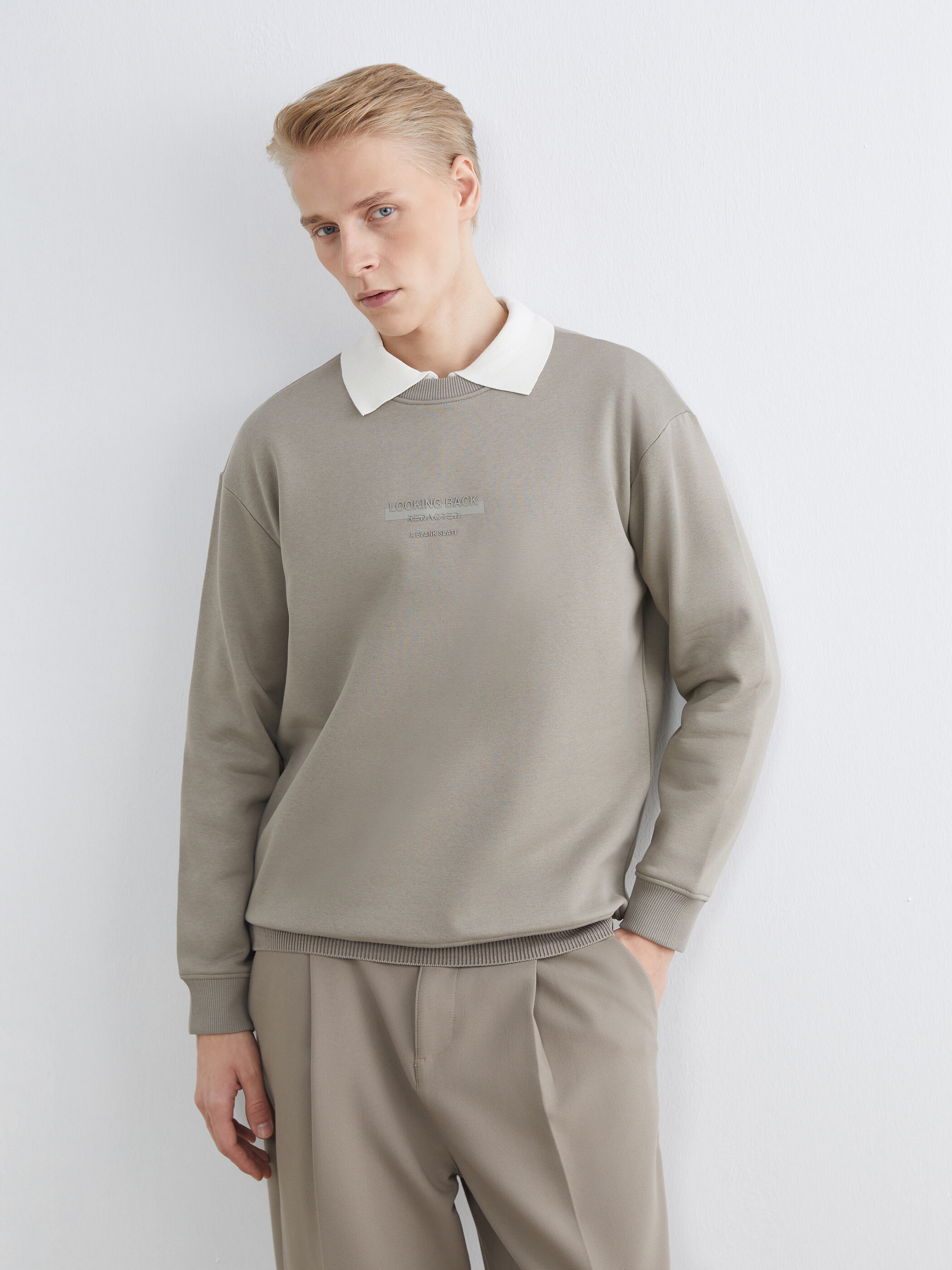 Trikotaj sweatshirt — tünd daş rəngi
