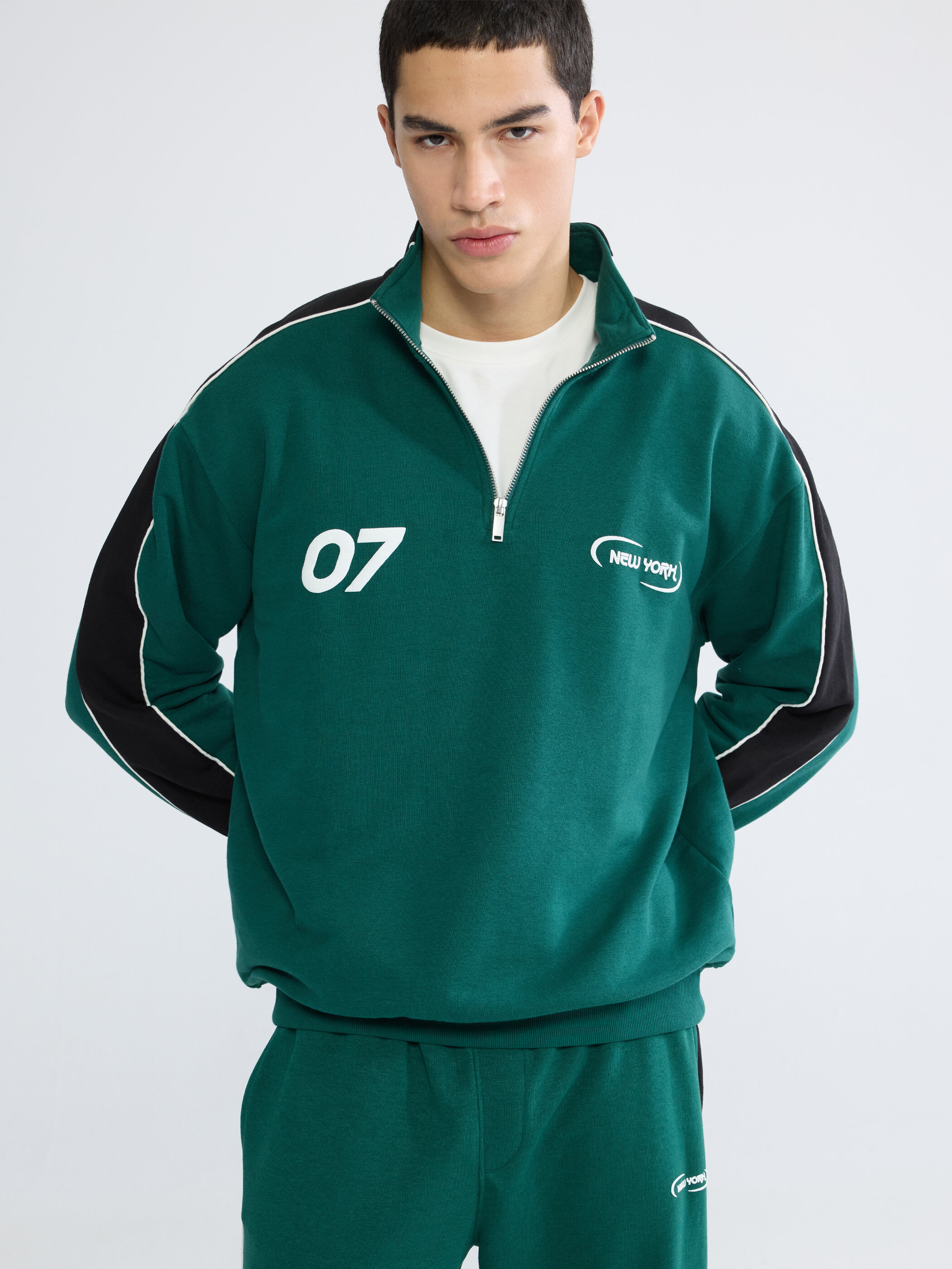 Trikotaj sweatshirt — tünd yaşıl