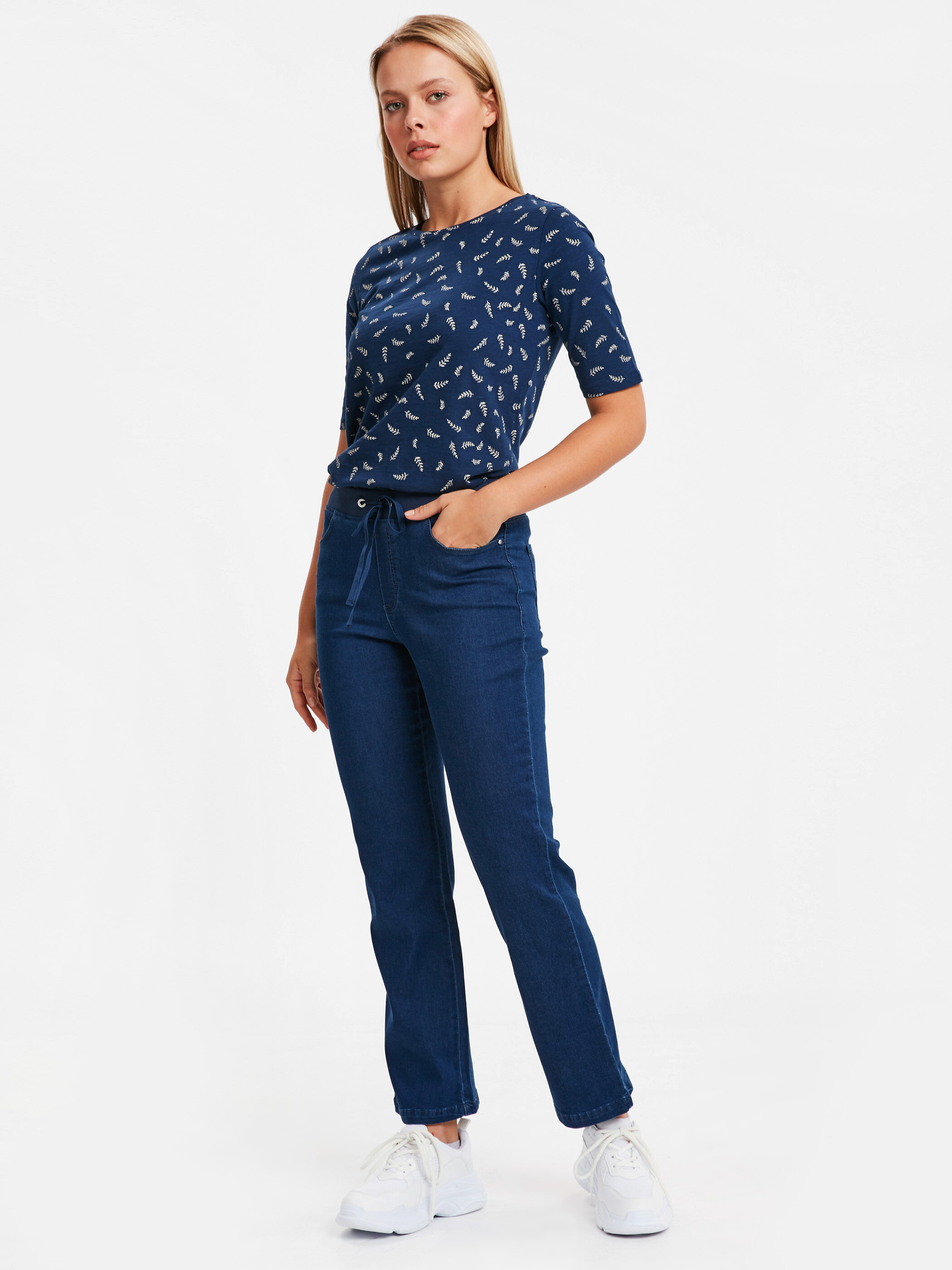 LCW Beli Lastikli Düz Paça Jean Pantolon. 1