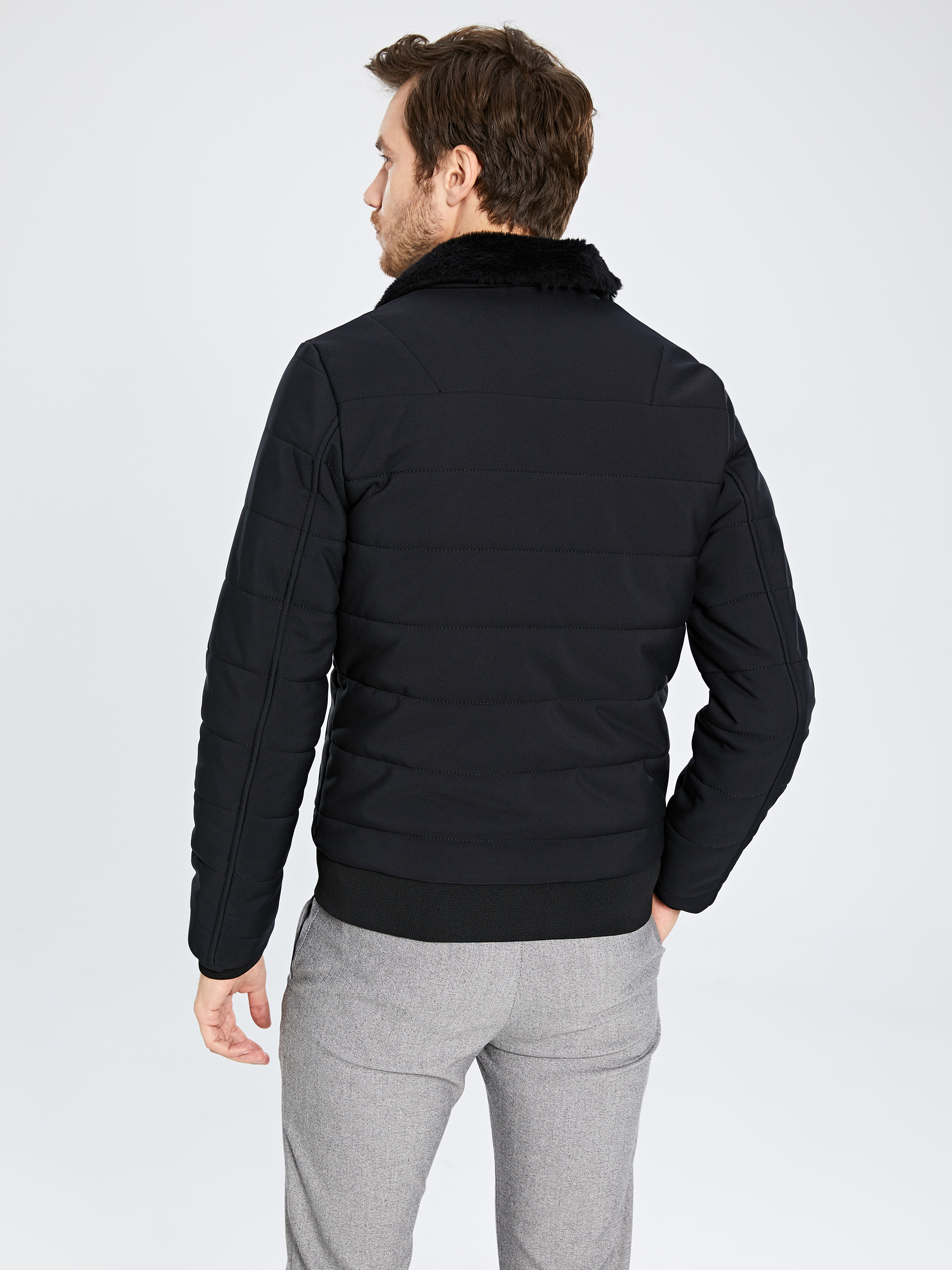 LCW Slim Fit Kürk Yakalı Kısa Kaban. 4 LCW Slim Fit Kürk Yakalı Kısa Kaban. 4